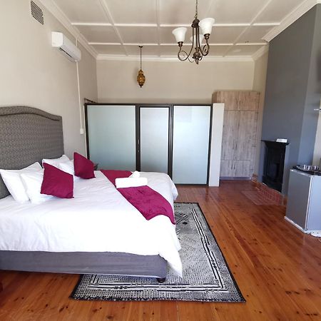 Lucolo Palace B&B Aliwal North Habitación foto