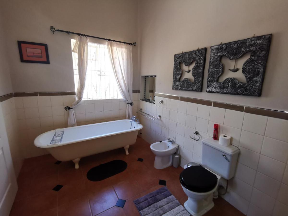 Lucolo Palace B&B Aliwal North Exterior foto